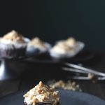Veganes Rezept für Schokoladen-Erdnuss-Cupcakes