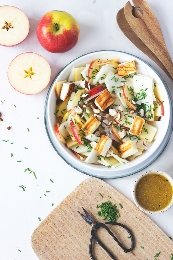 Rezept für Apfel-Kohlrabi-Salat mit Halloumi - einfaches und schnelles Rezept vegetarisch
